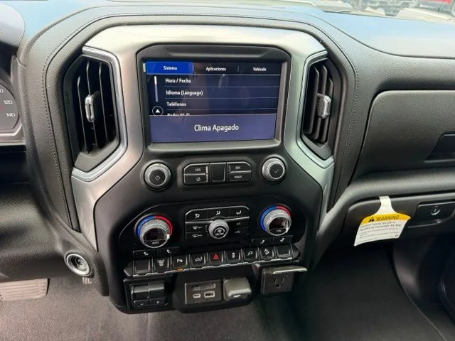 Used 2022 White Chevrolet LT image 12