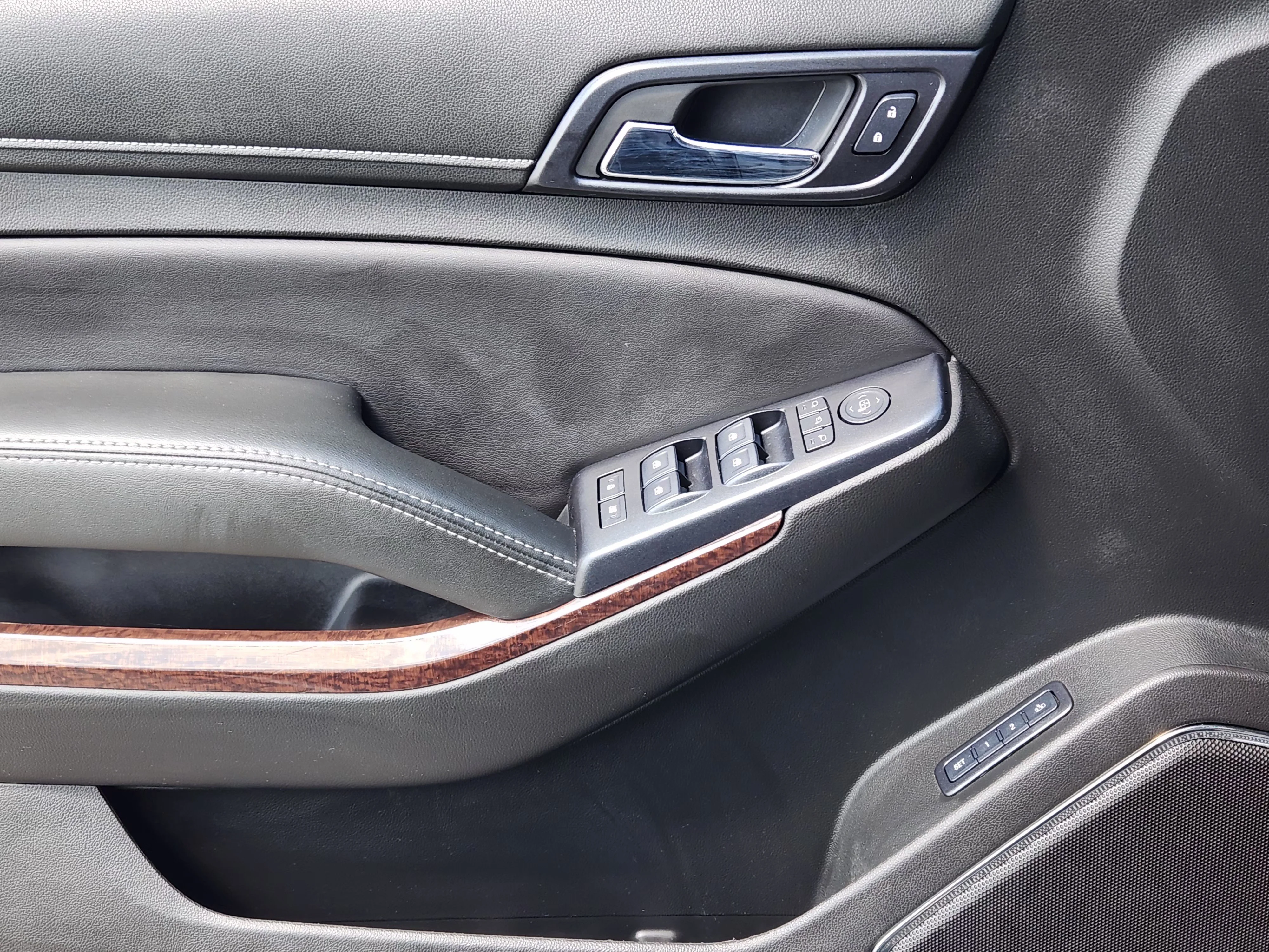 Used 2018 Onyx Black GMC SLT image 23