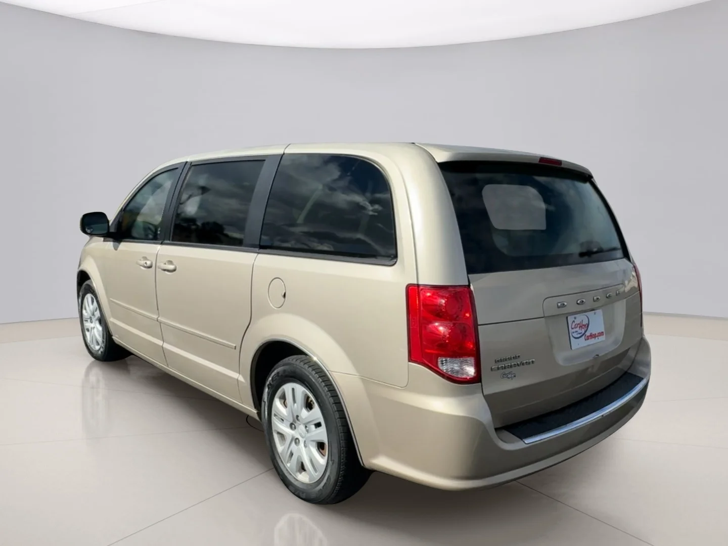 Used 2014 Gold Dodge SE image 3
