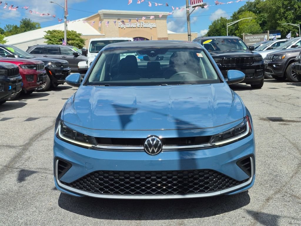 Used 2025  Volkswagen 1.5T SE image 3