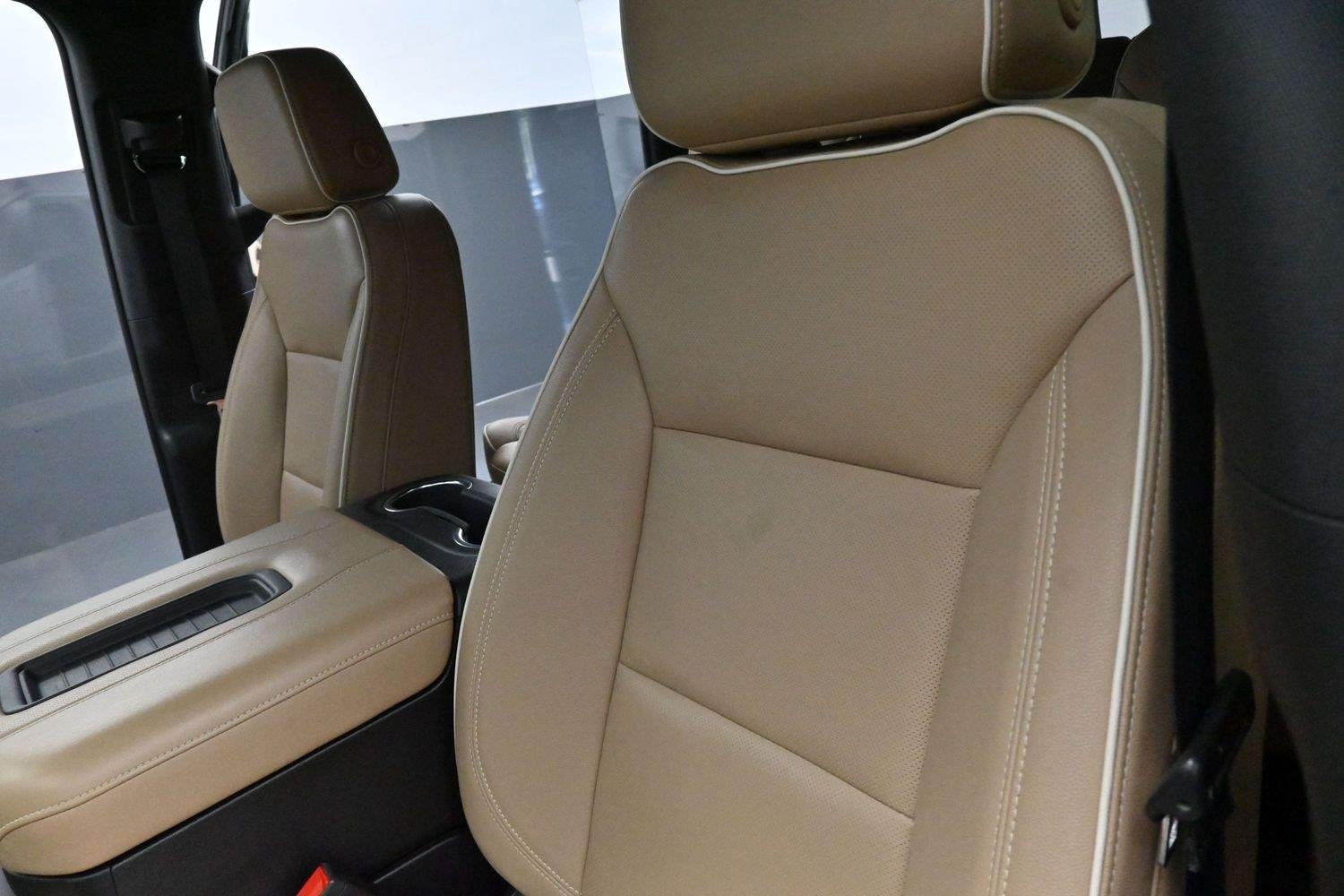 Used 2024 Summit White Chevrolet Premier image 17
