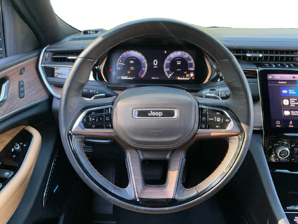 Used 2022 White Jeep Summit image 17