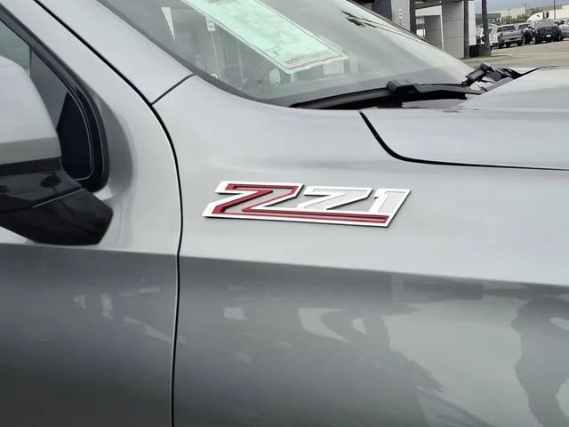 Used 2025 Sterling Gray Metallic Chevrolet Z71 image 4