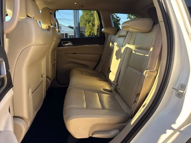 Used 2019 White Jeep Limited image 14