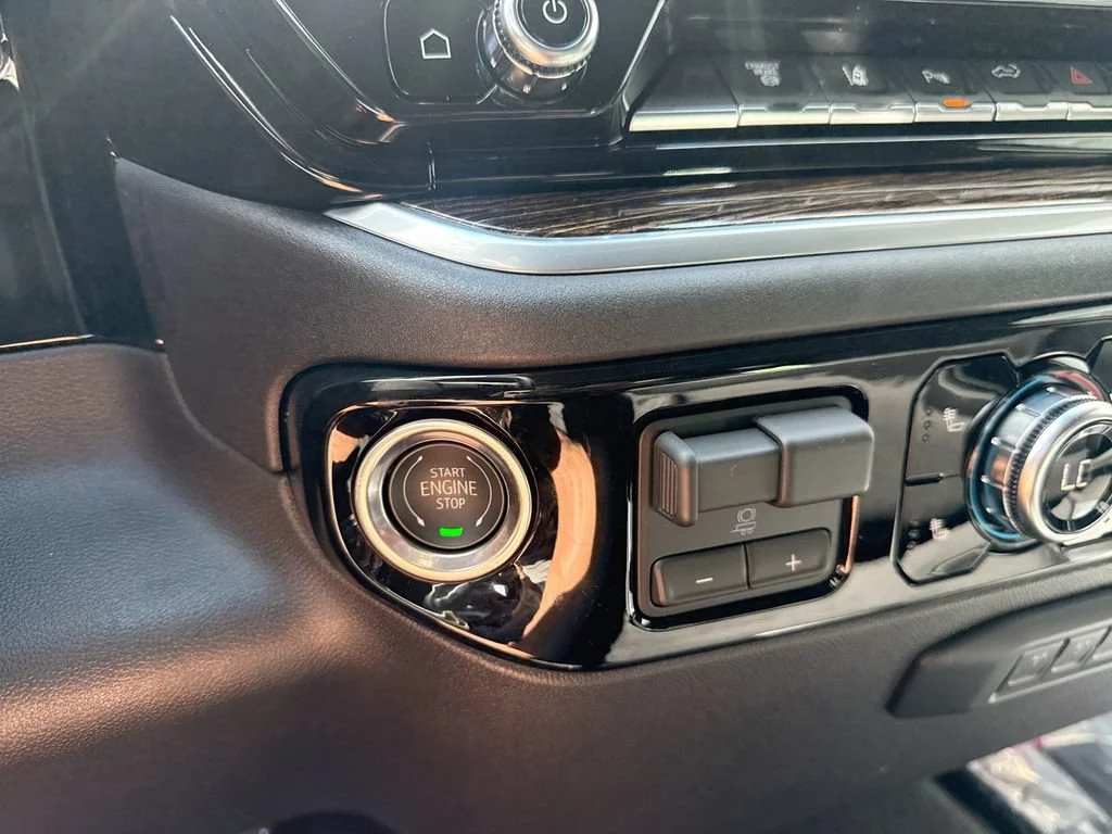New 2026 Summit White GMC SLE image 17