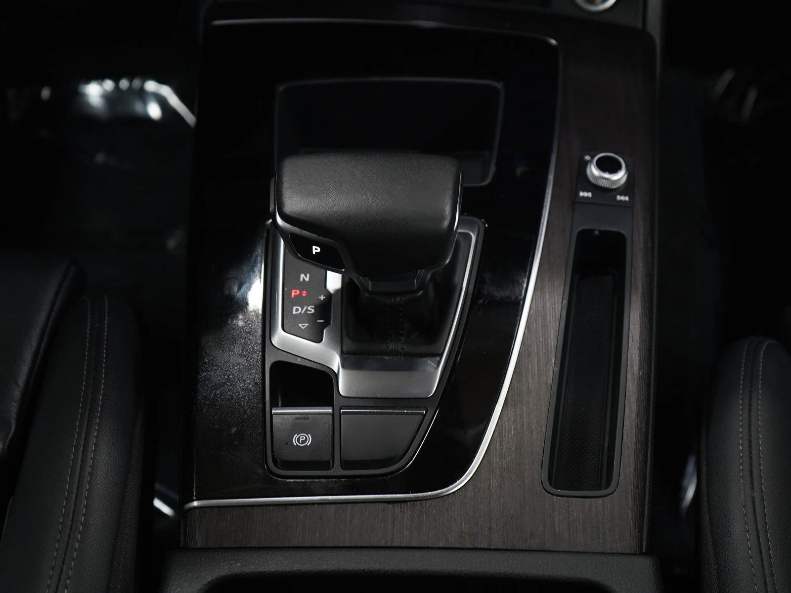 Used 2024 Mythos Black Metallic Audi 55 Premium image 16
