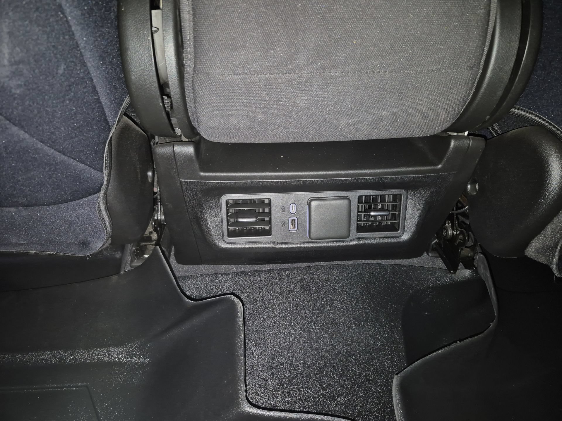 Used 2023 Gray GMC Elevation image 20