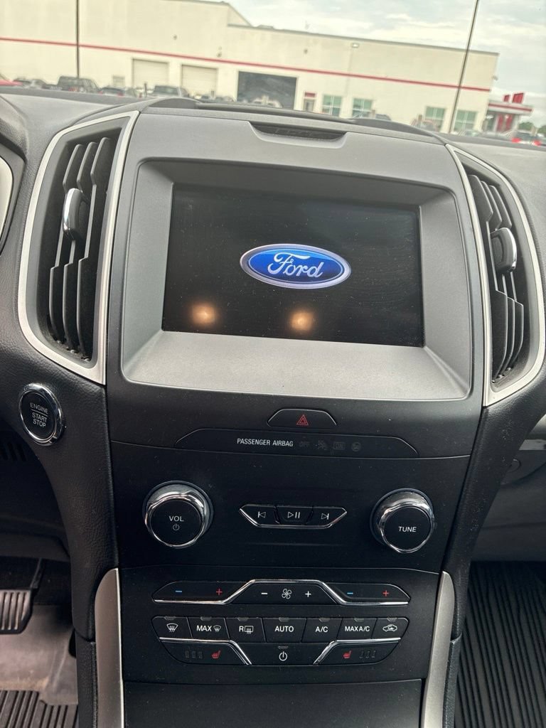 Used 2020 Grey Ford SEL image 8