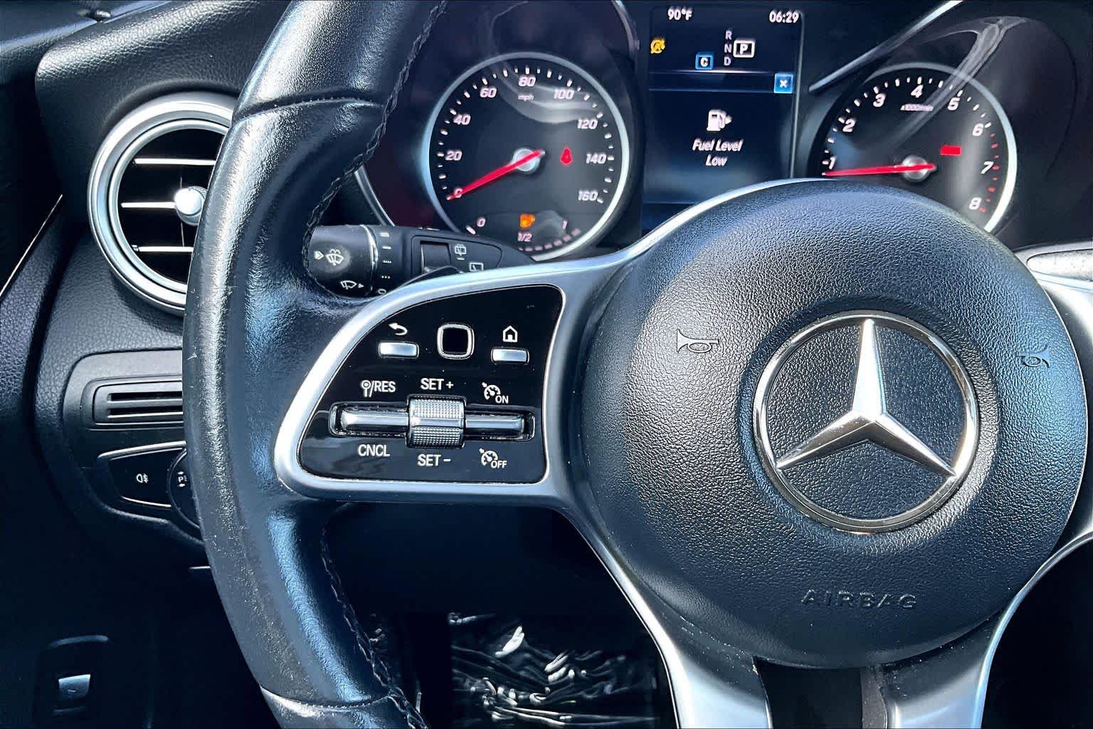 Used 2022  Mercedes-Benz GLC 300 image 23