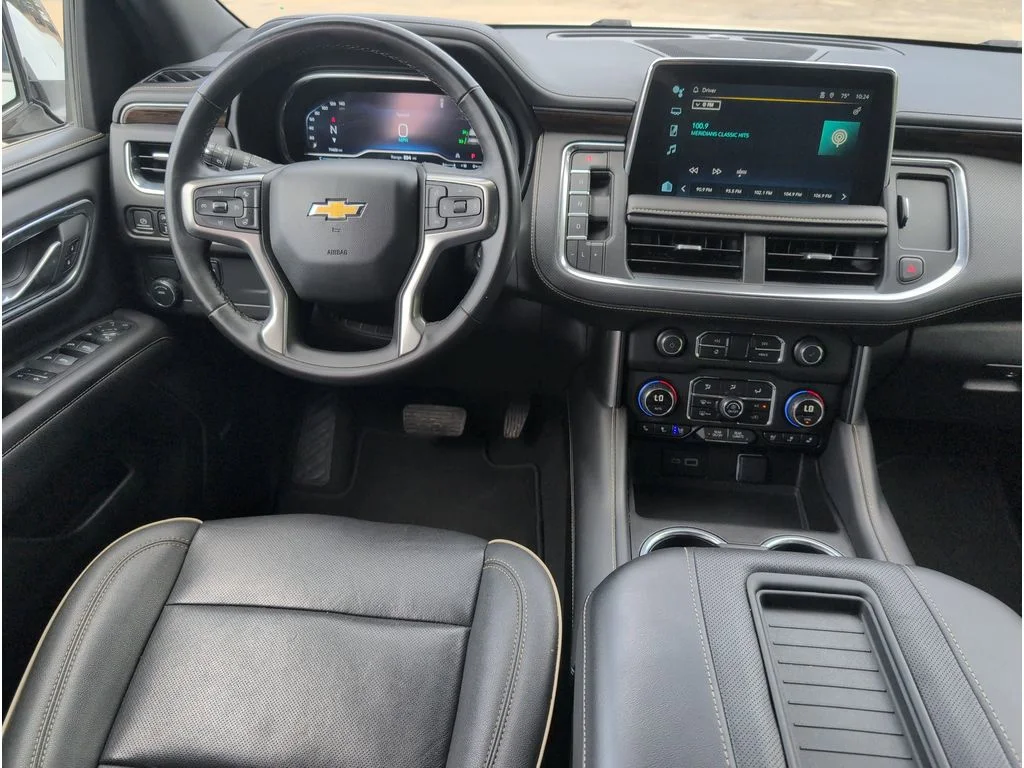 Used 2023 WHITE Chevrolet 2WD 4dr Premier image 33