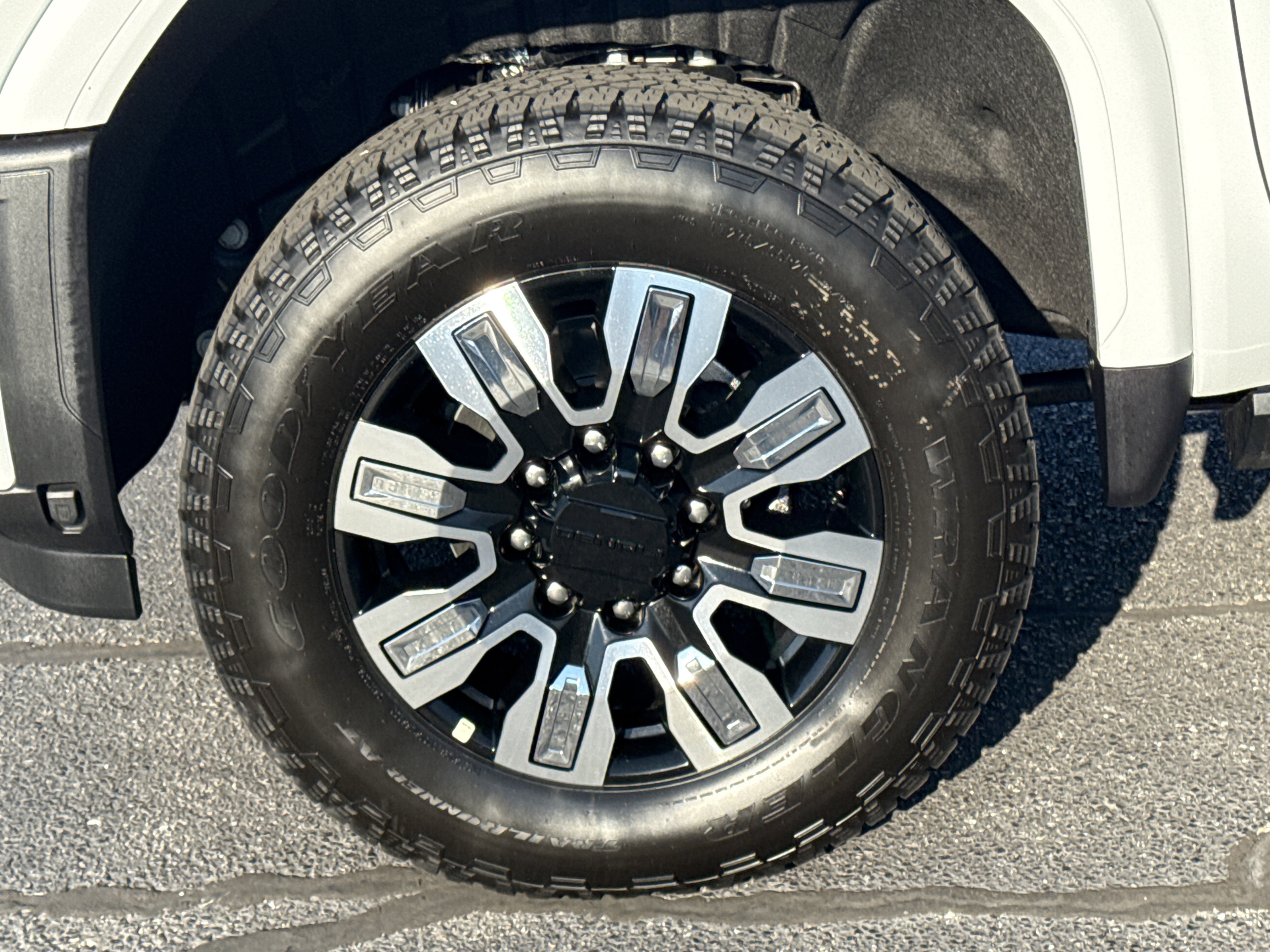 2026 GMC Sierra 3500HD Denali - Photo 19