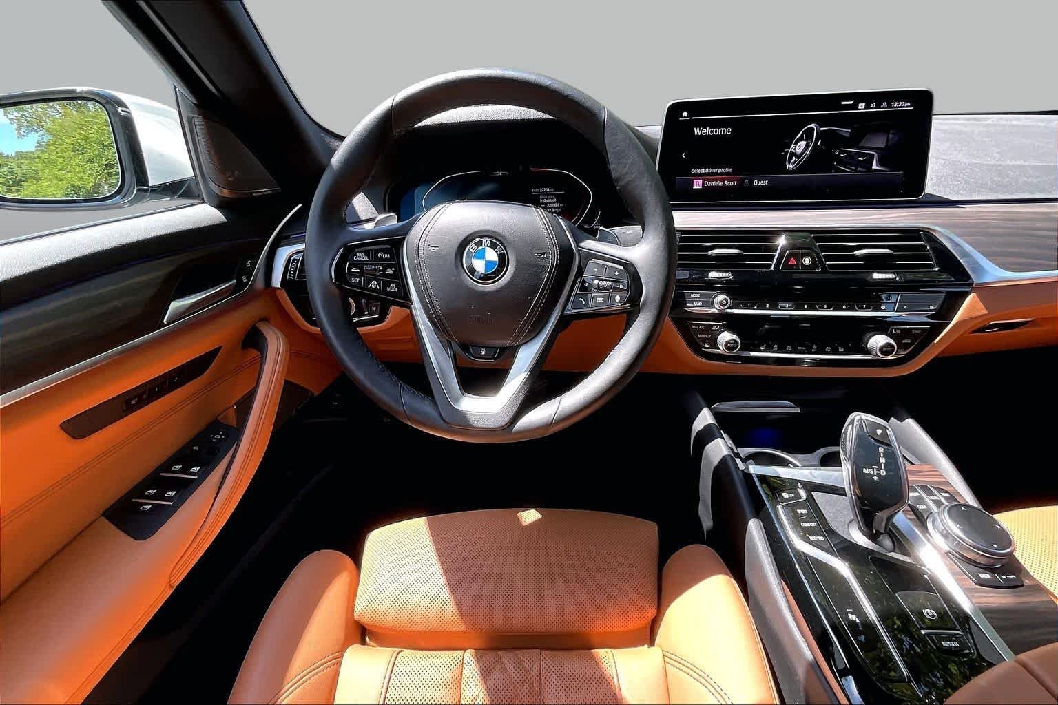 Used 2023 Alpine White BMW 530i xDrive image 5
