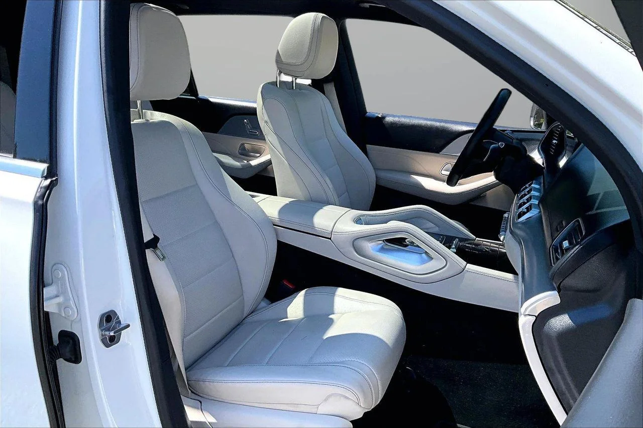 Used 2025 White Mercedes-Benz GLS 450 image 24