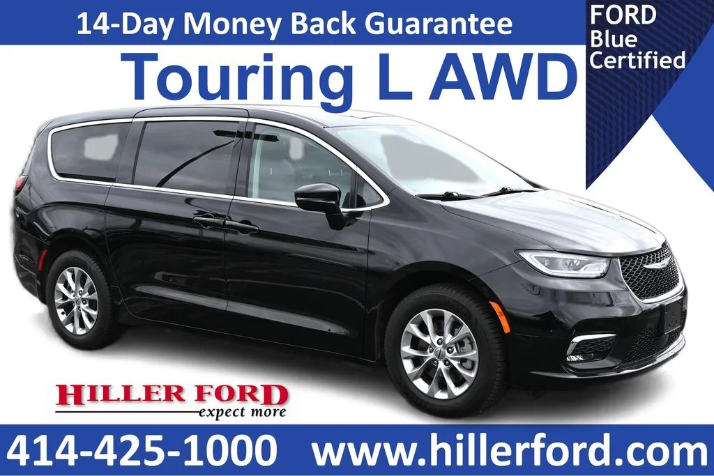 2024 Chrysler Pacifica Touring L AWD's photo