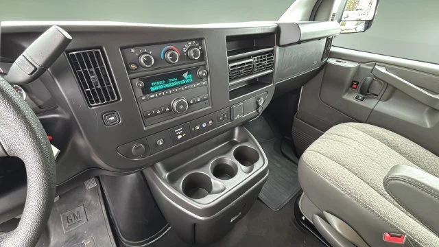 Used 2024 White Chevrolet LT image 21
