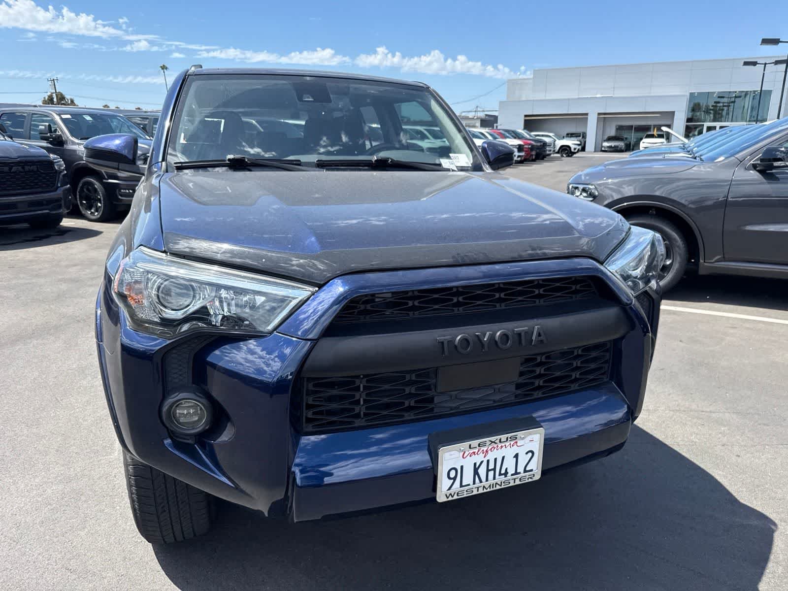 Used 2020 Nautical Blue Metallic Toyota SR5 image 6