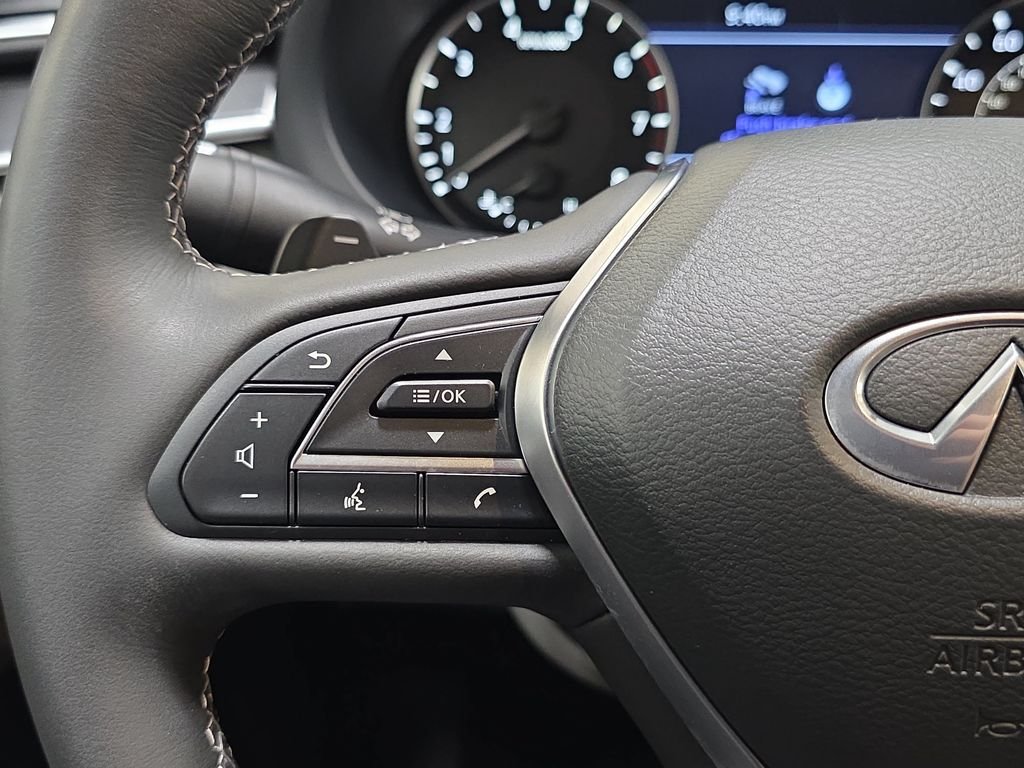 Certified Used 2025 Graphite Shadow INFINITI LUXE image 14