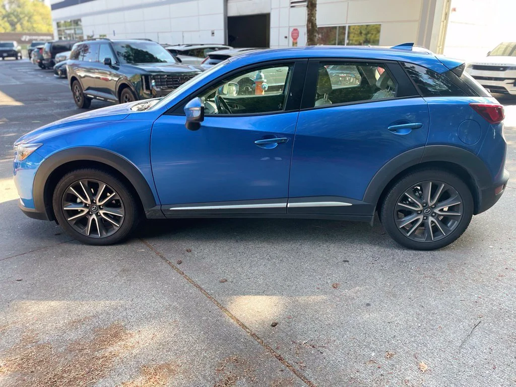 Used 2017 Dynamic Blue Mica Mazda Grand Touring image 7
