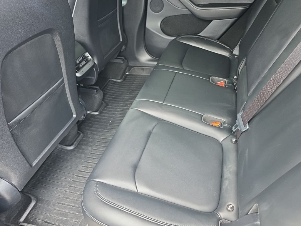 Used 2024  Tesla Long Range image 11