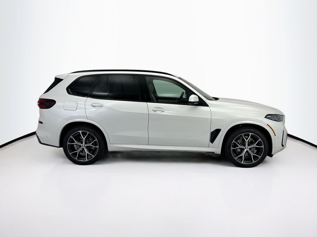 New 2026 White Metallic BMW xDrive40i image 4