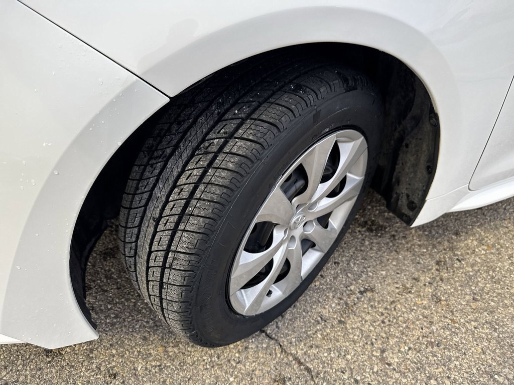 Used 2024 Toyota Corolla LE with VIN 5YFB4MDE3RP096932 for sale in Hales Corners, WI