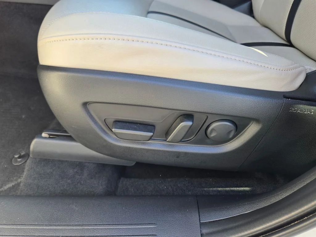 Certified Used 2025 White Mazda 3.3 Turbo Preferred image 16