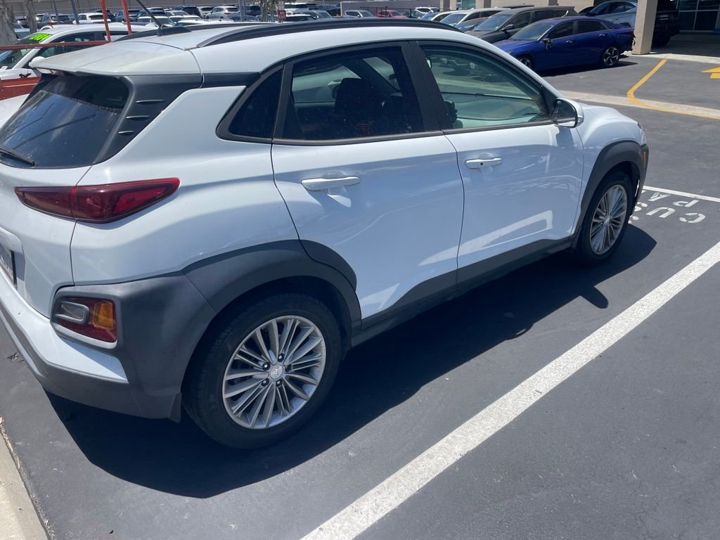 Used 2018 White Hyundai SEL image 25
