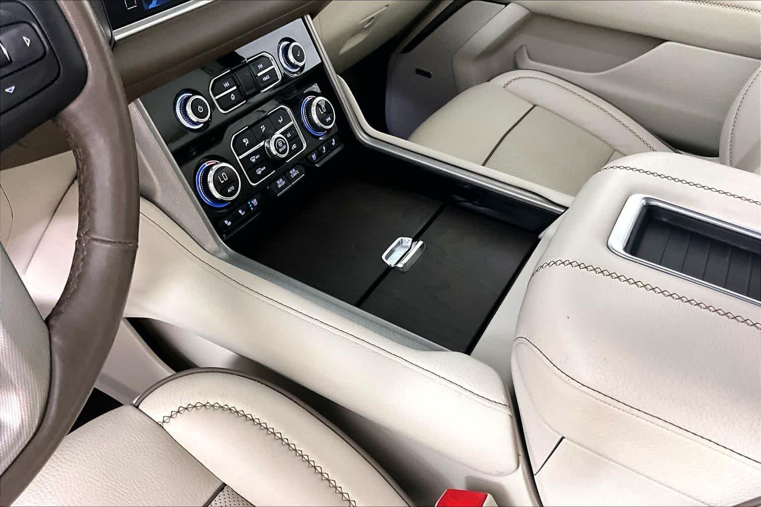 Used 2022 ONYX BLACK GMC Denali image 16