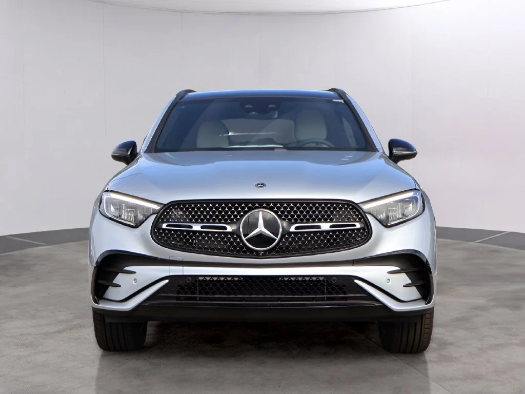 New 2027 Gray Mercedes-Benz GLC 300 image 2