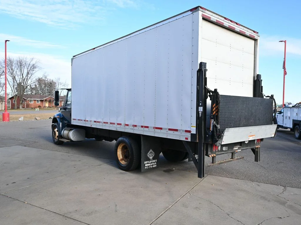 Used 2013 Blue International Series 4400 image 5