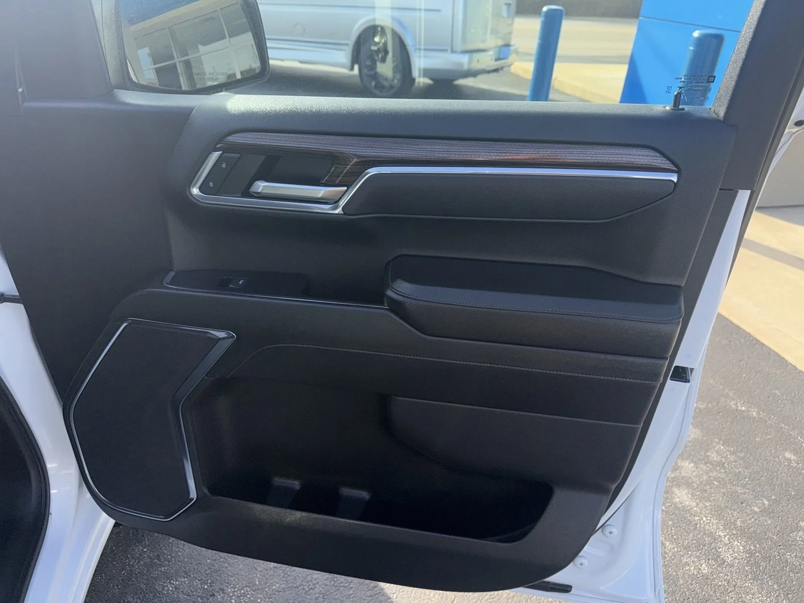 2025 Chevrolet Silverado 1500 LT - Photo 20