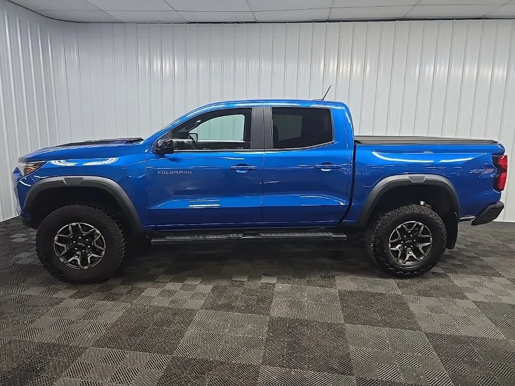 Used 2024 Blue Chevrolet ZR2 image 5