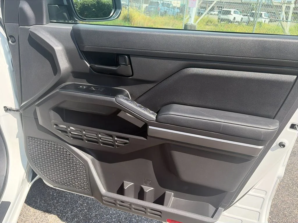 Used 2025 White Toyota SR5 image 19