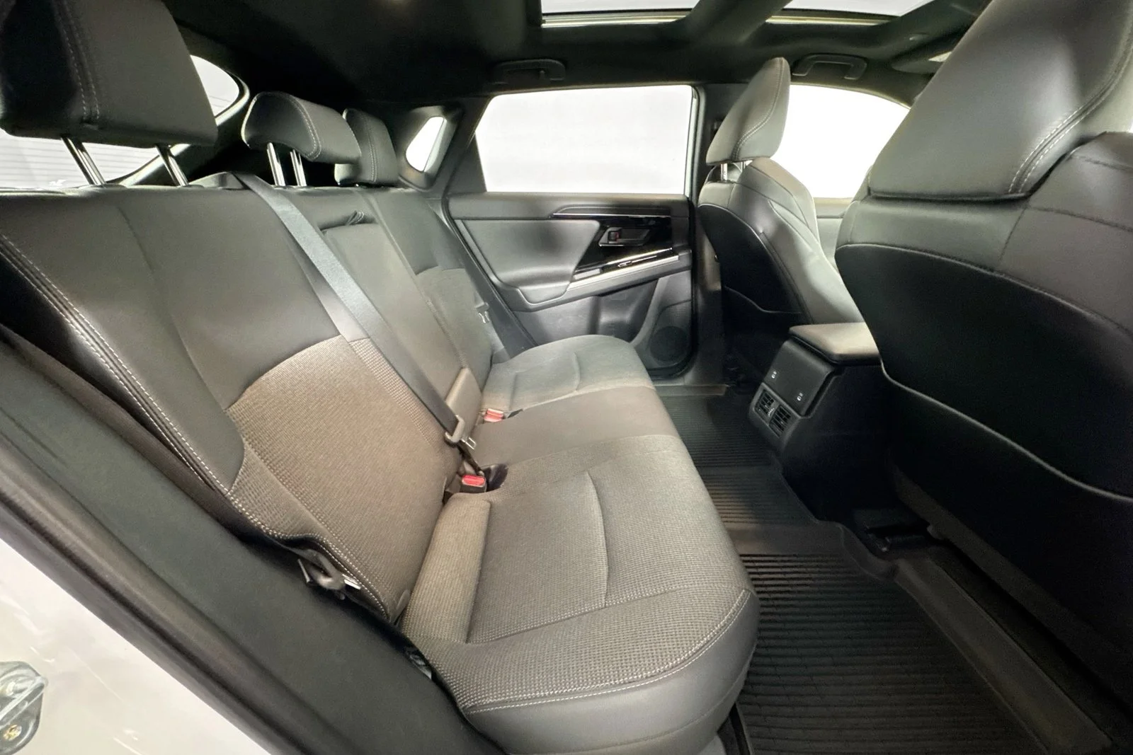 Used 2025 White Toyota Limited image 26