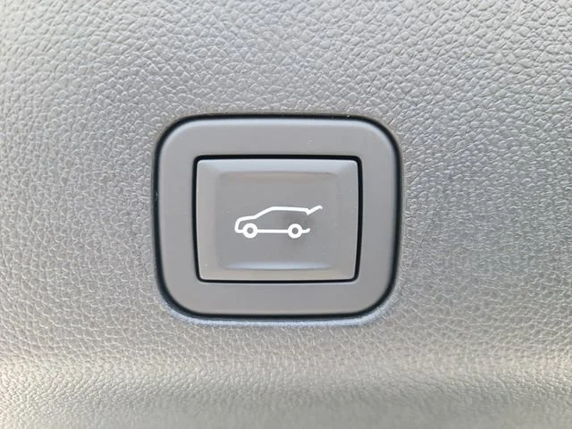 New 2026 Summit White Chevrolet RST image 11
