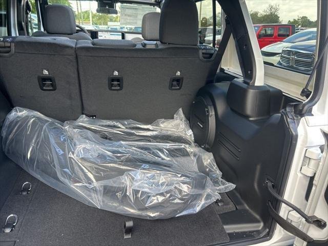 2025 Jeep Wrangler 4-Door Willys - Photo 31