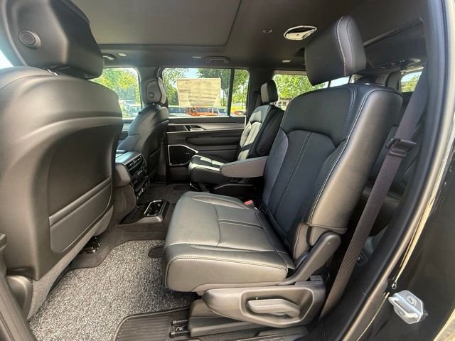 New 2026 High Gloss Black Exterior Paint Jeep Limited Reserve image 26
