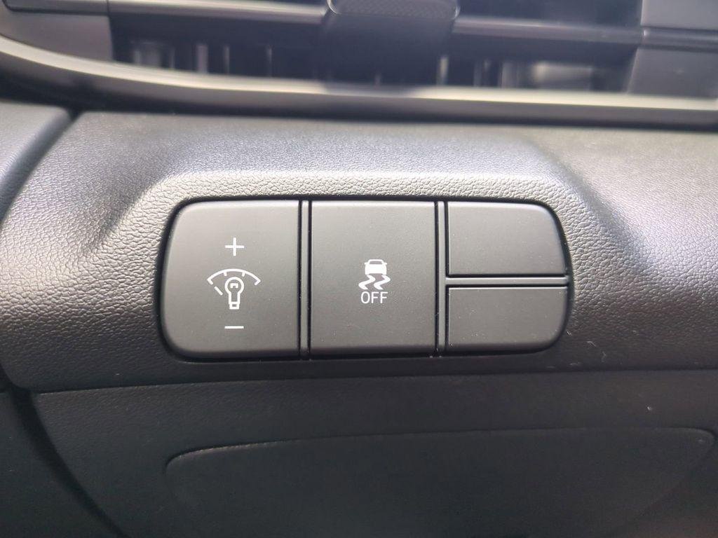 New 2026 White Hyundai SEL Sport Premium image 27