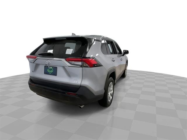 2023 Toyota RAV4 LE, photo 9 of 12