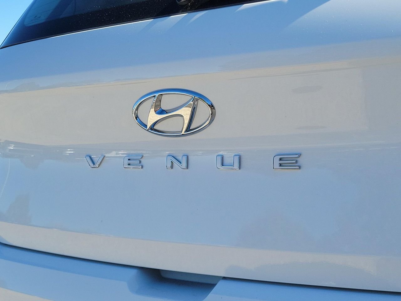 New 2026 Lunar White w/Black Roof Hyundai SEL w/Two-Tone Roof image 6