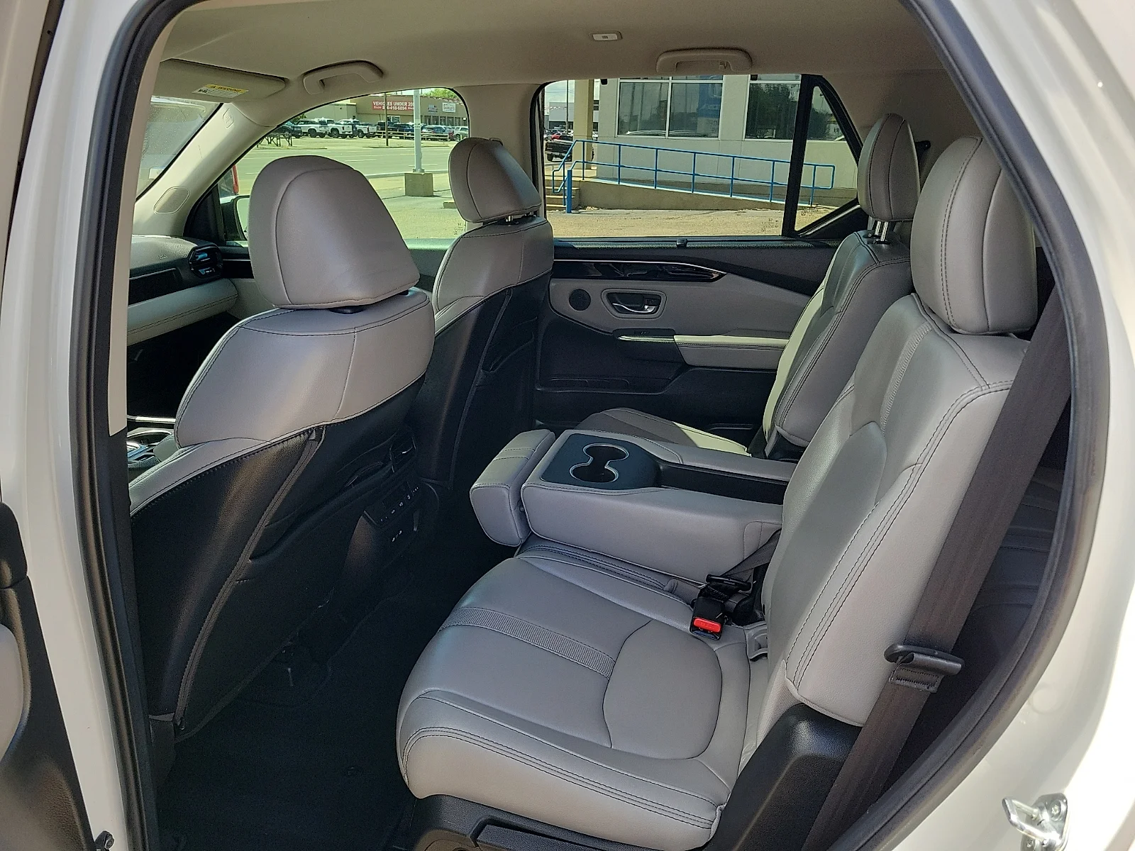 Certified Used 2025 Platinum White Pearl Honda EX-L image 16