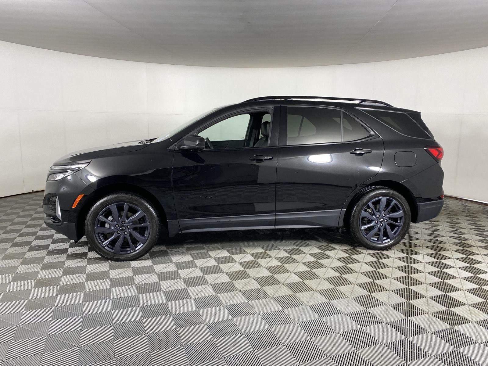 Used 2024  Chevrolet  image 4