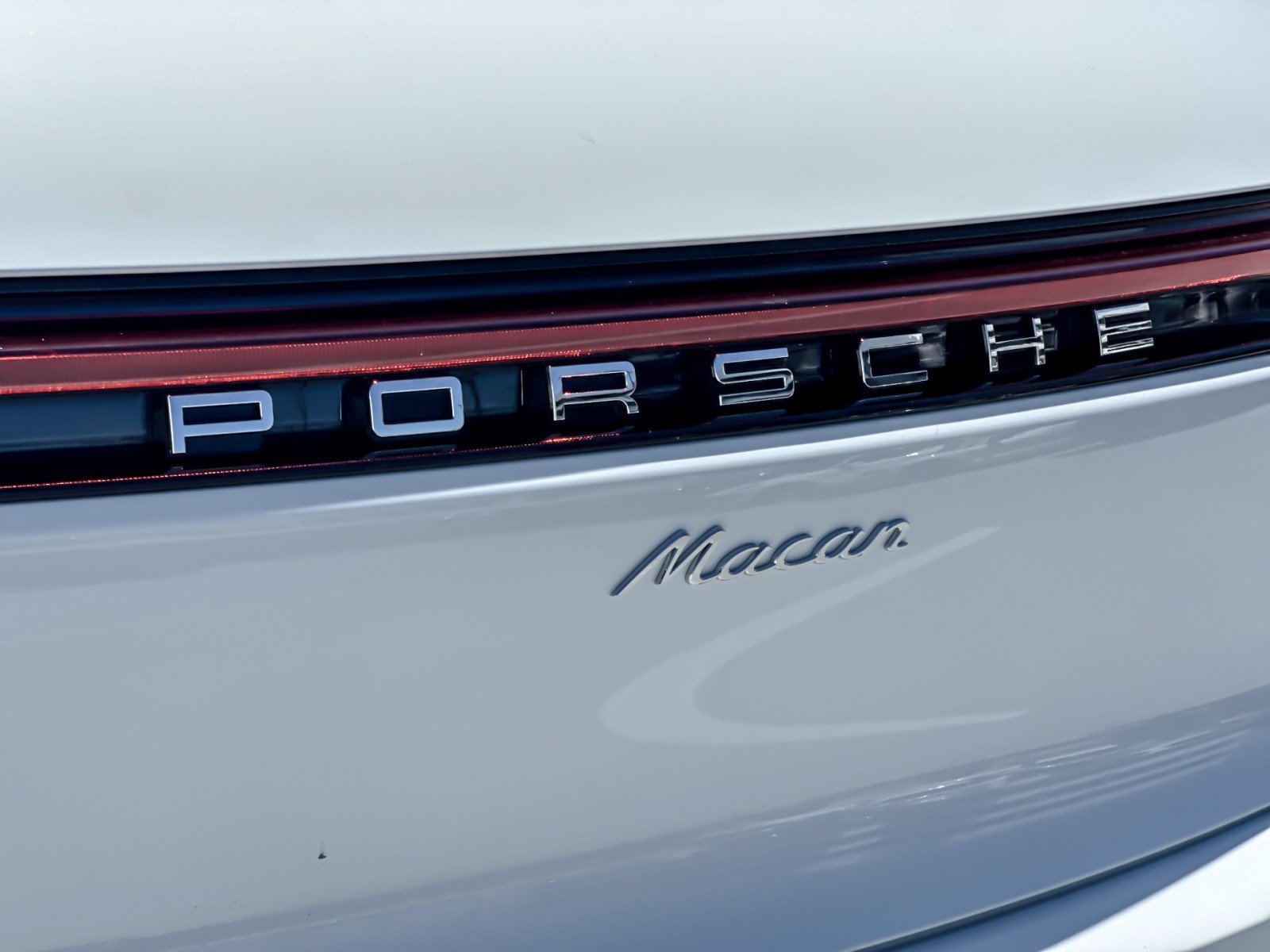 New 2026 White Porsche Macan (AWD) image 27