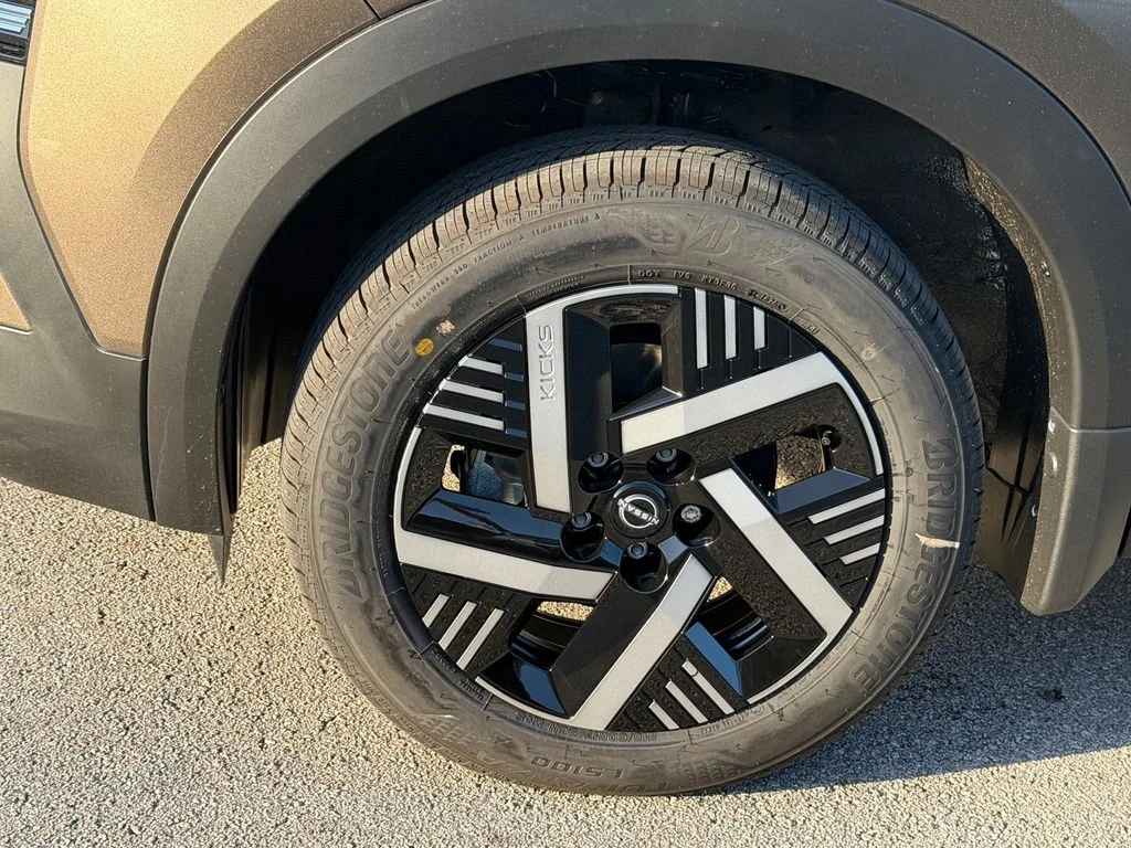 New 2026 Canyon Bronze Metallic Nissan SV image 4