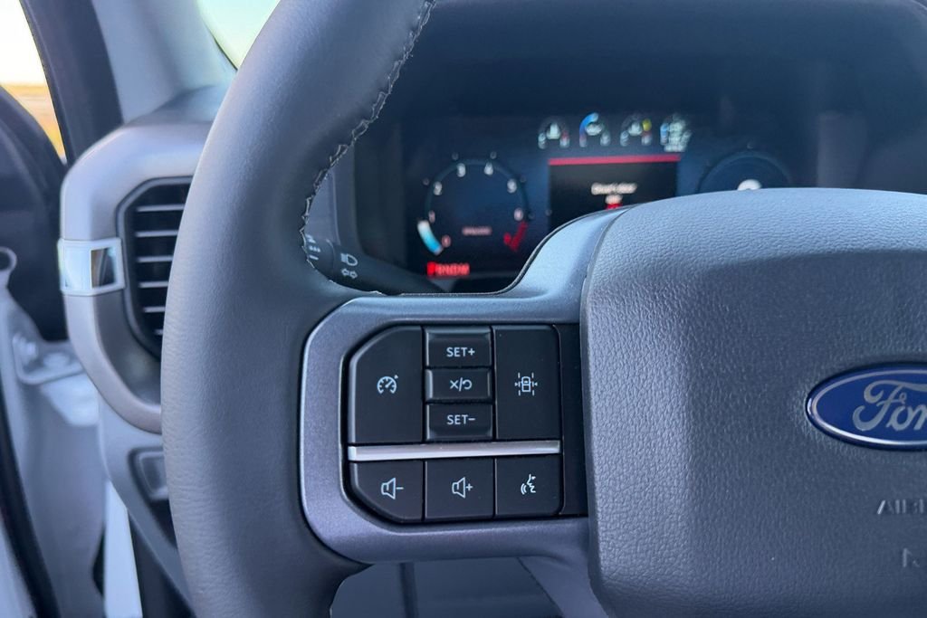 New 2026 Oxford White Ford XLT image 18