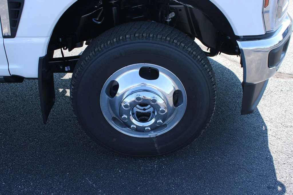 New 2026 Star White Metallic Tri-Coat Ford F-350® King Ranch® image 25