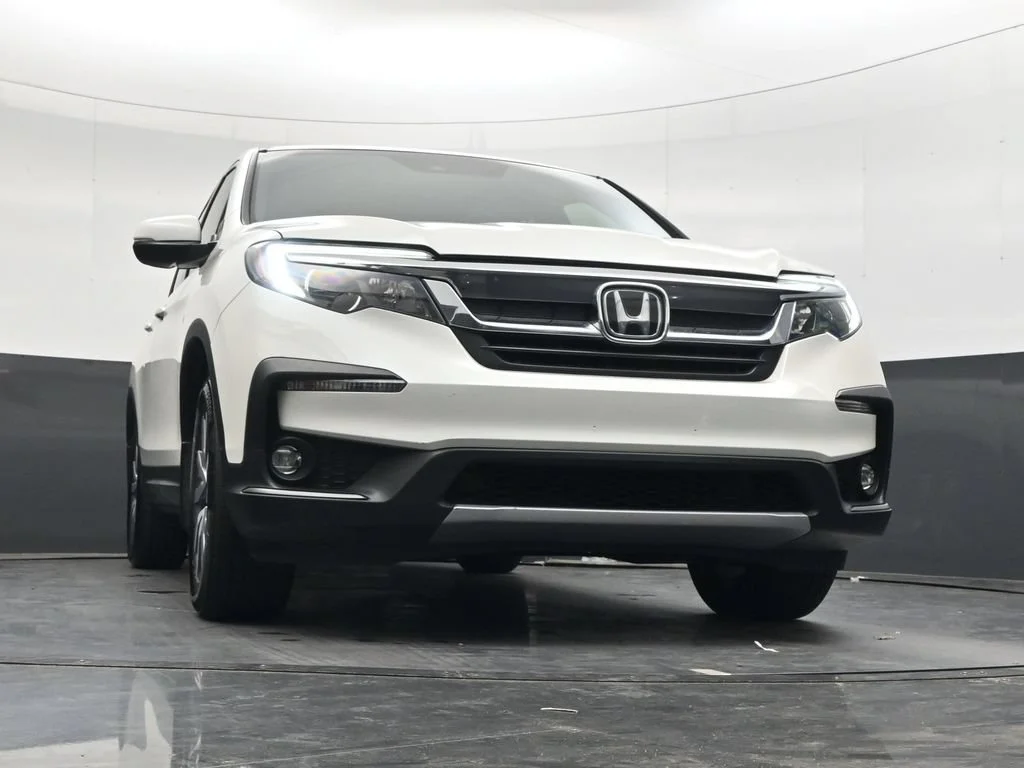 Used 2019 White Diamond Pearl Honda EX-L image 26