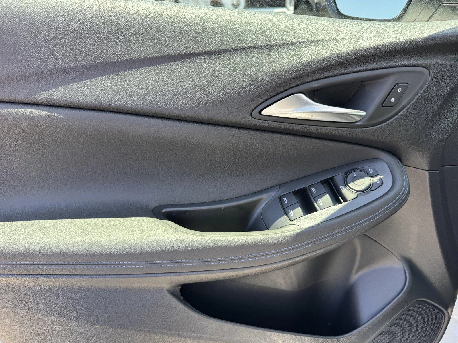 New 2026 Summit White Buick Sport Touring image 17
