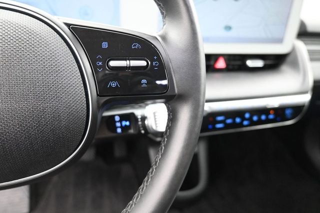 Used 2023 White Hyundai SEL image 6