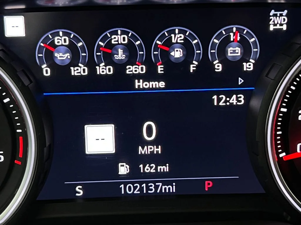 Used 2022 Northsky Blue Metallic Chevrolet High Country image 17